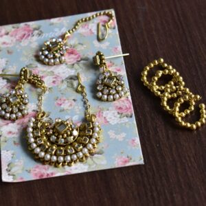 Bridal jewellery for doll