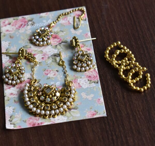 Bridal jewellery for doll