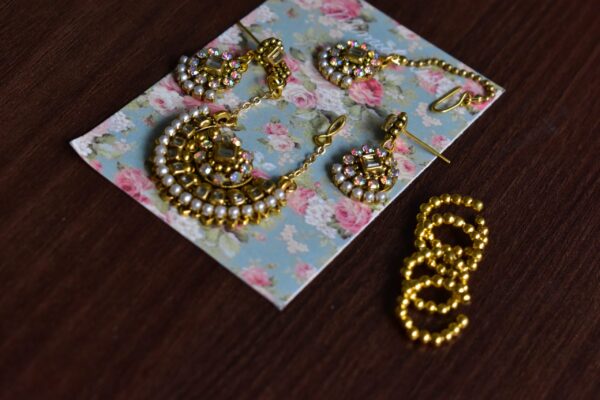 Bridal jewellery for doll