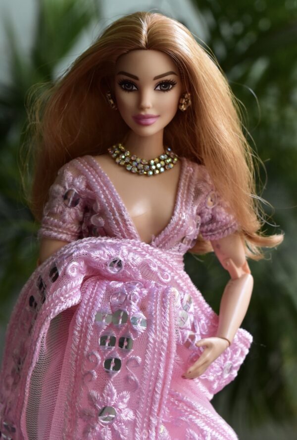 Pink saree for curvy doll