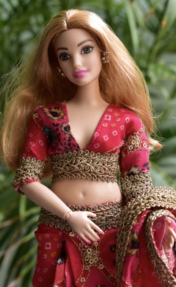 Pink saree for curvy doll