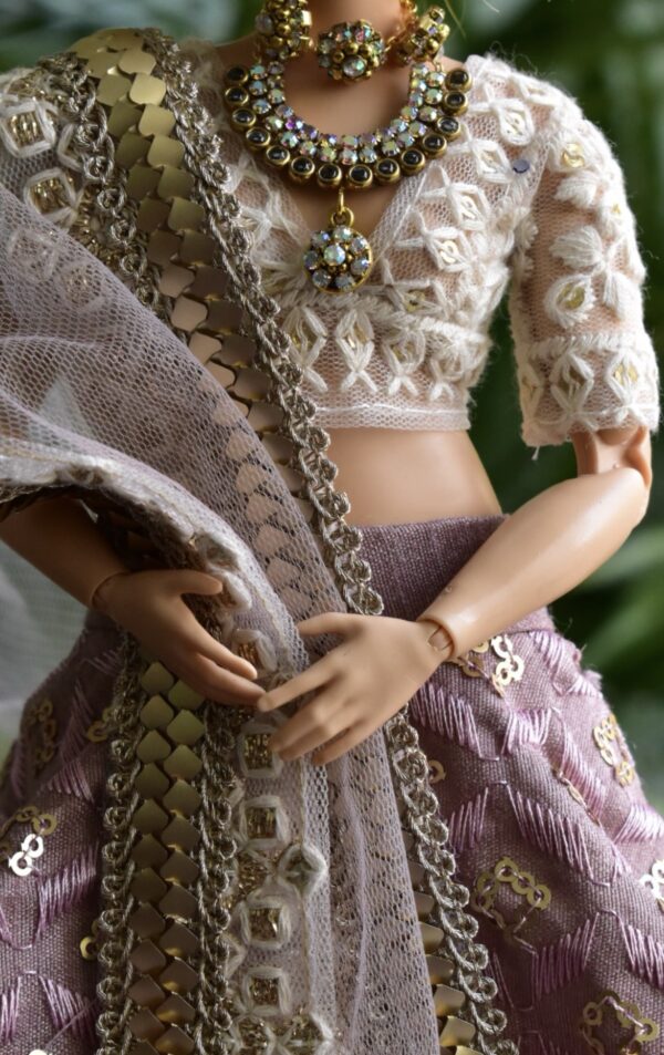 Lilac off white lehenga for curvy doll