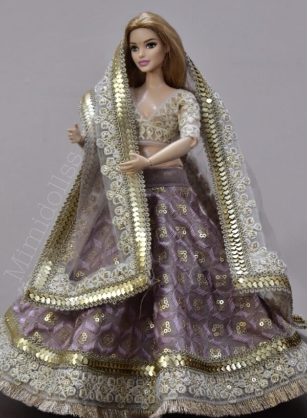 Lilac off white lehenga for curvy doll