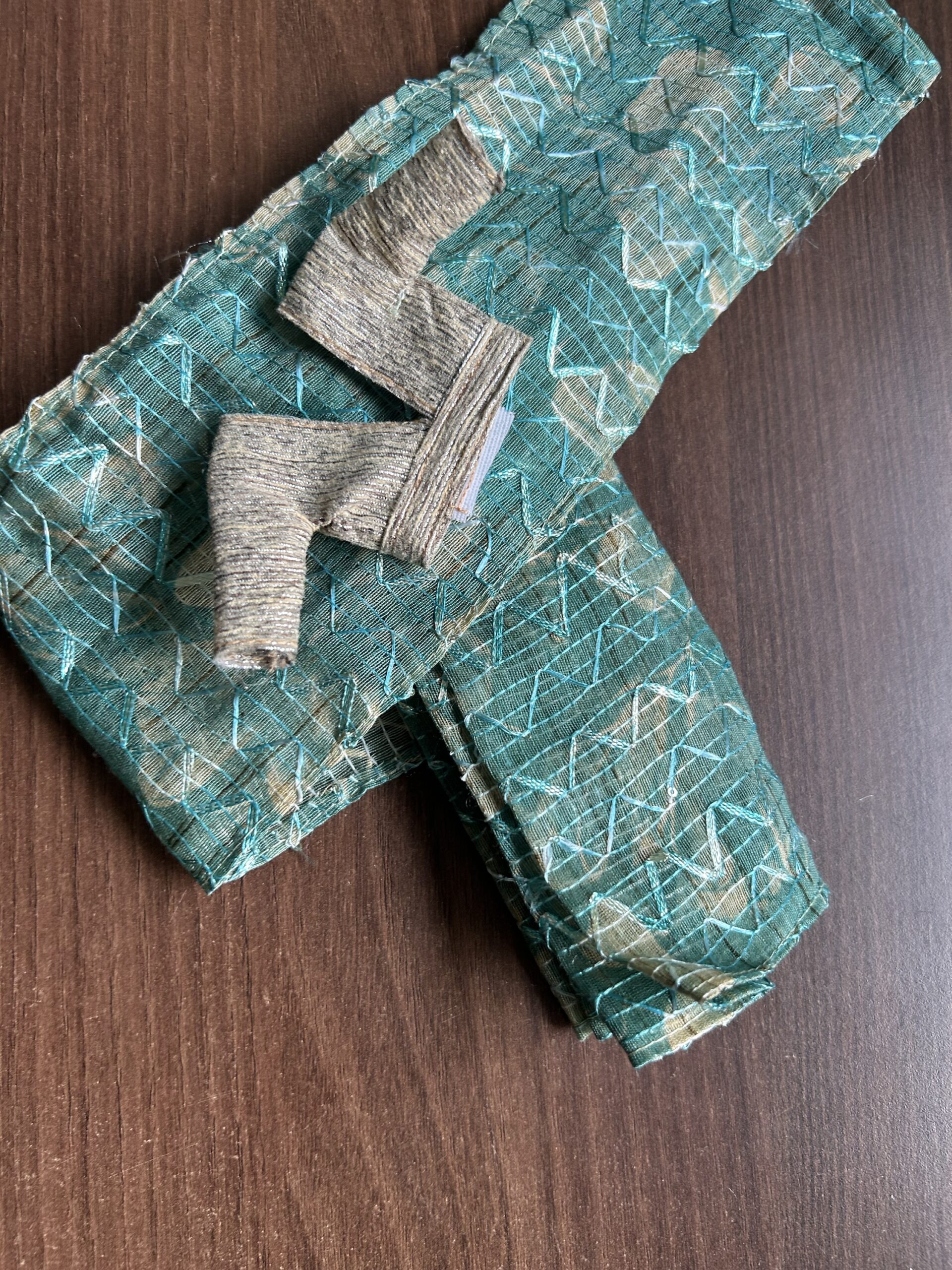 A set of 4 pretty Indian sarees for Barbie doll with jewellery - Image 4