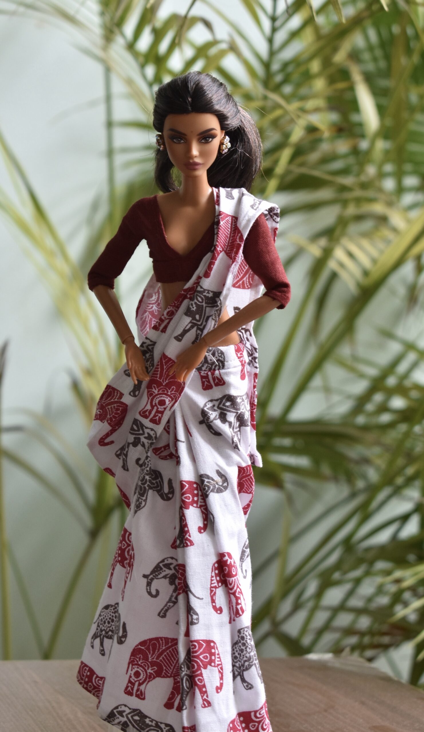 A set of 5 Indian cotton sarees with jewellery for Barbie doll - Image 12